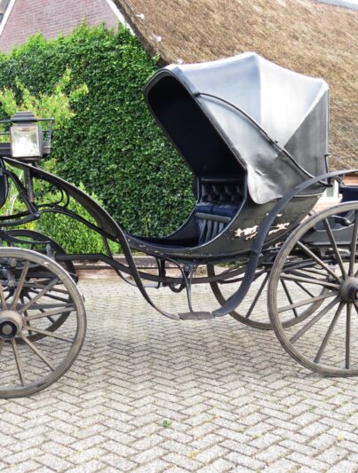 Historisch rijtuig rijdend mobiel erfgoed
