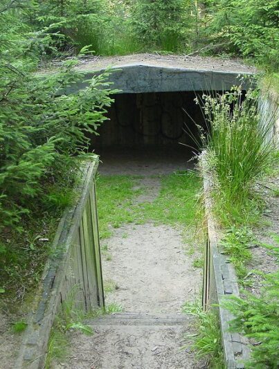 Onderduikershol in het Valtherbos