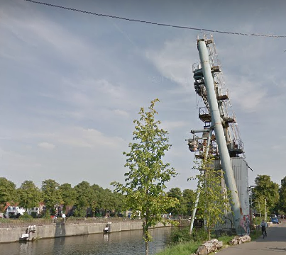 De monumentale kraan aan het Merwedekanaal in Utrecht