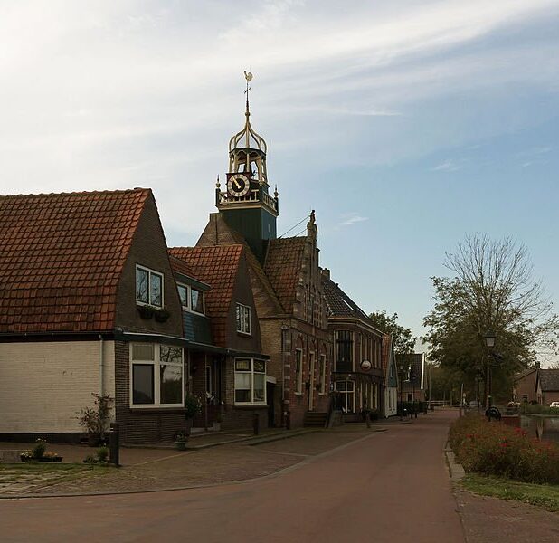 Raadshuis Barsingerhorn in gemeente Hollandse Kroon.