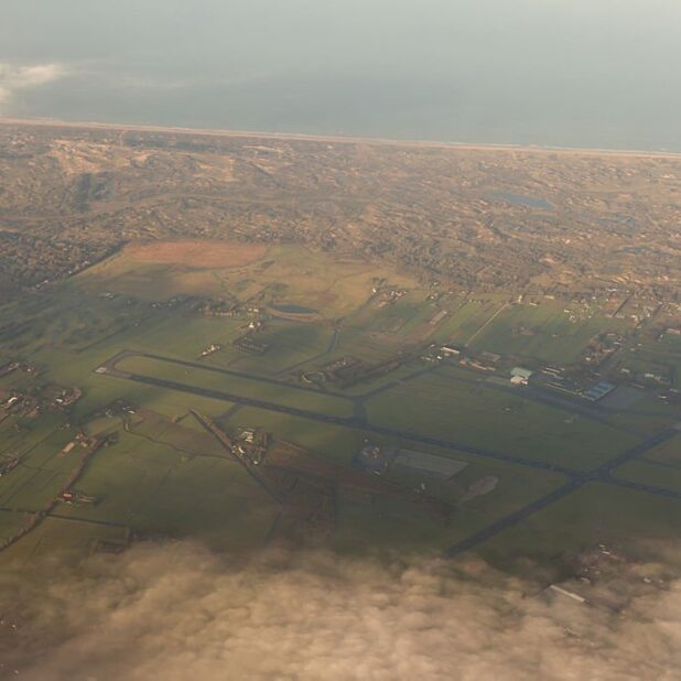 Luchtfoto van vliegkamp Valkenburg