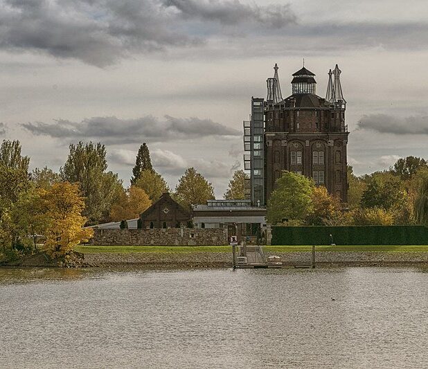 Villa Augustus Dordrecht, een watertoren herbestemd tot hotel.