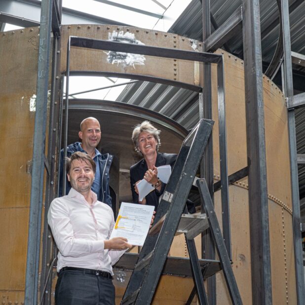 Ondertekening Huurovereenkomst, vlnr: Jeroen Ketting (BOEi), Peter-Ramp-(KDC), Willemieke de Waal (KDC)
