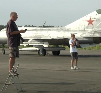 Vliegtuispotters bij Militair Museum.