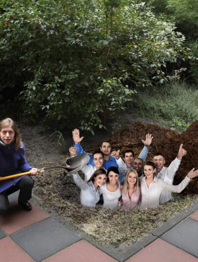 Alma doet een hele bijzondere ontdekking in haar achtertuin.
