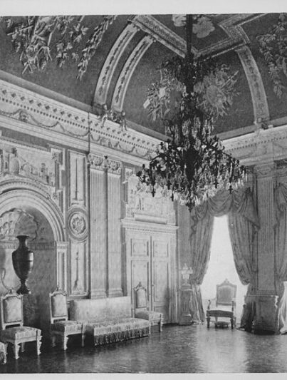 De grote zaal in kasteel Biljoen.