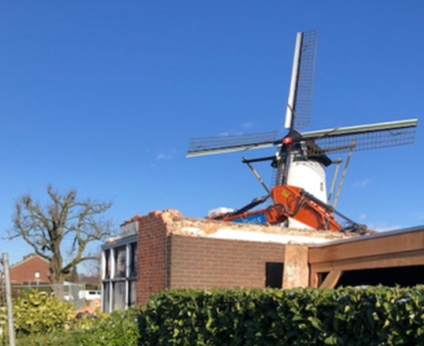 Sloop van Halsterse molengebouwen.
