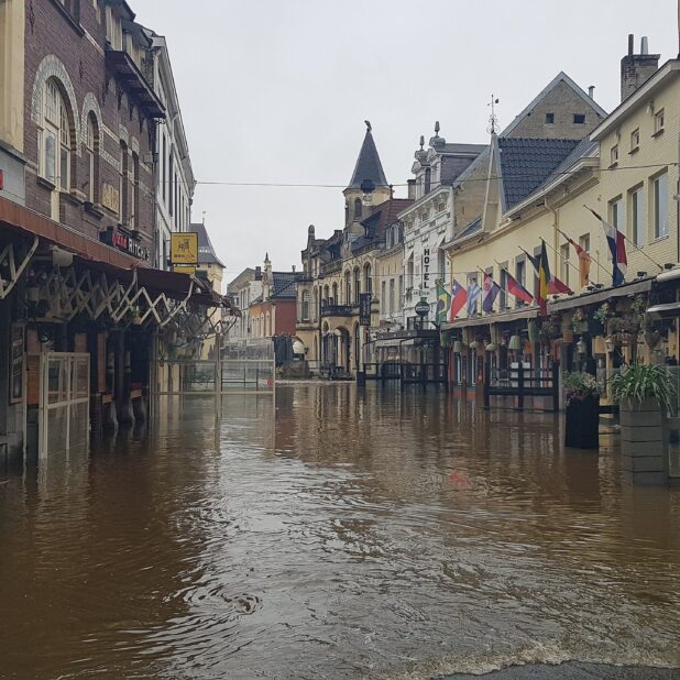 Overstroming van de Geul in Valkenburg.