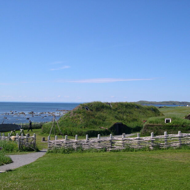 Recreatie van het Vikingkamp in Newfoundland, Canada.